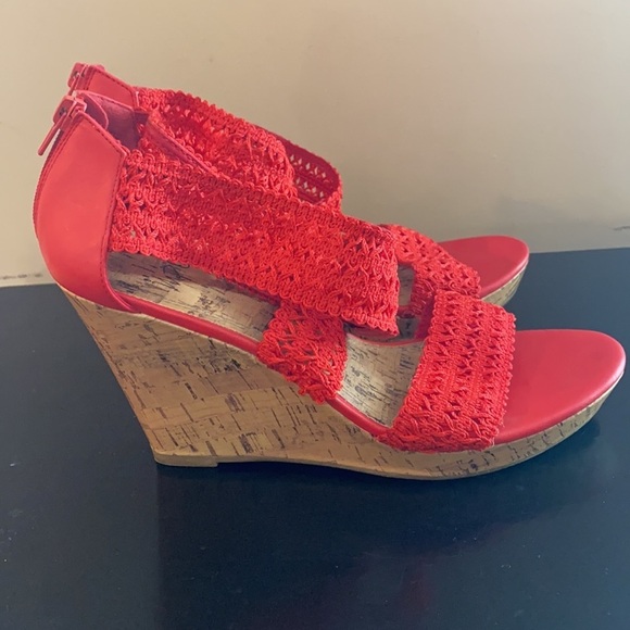IMPO "Valdis" Red Orange Strap Cork Wedges Size 9.5 - Picture 3 of 10